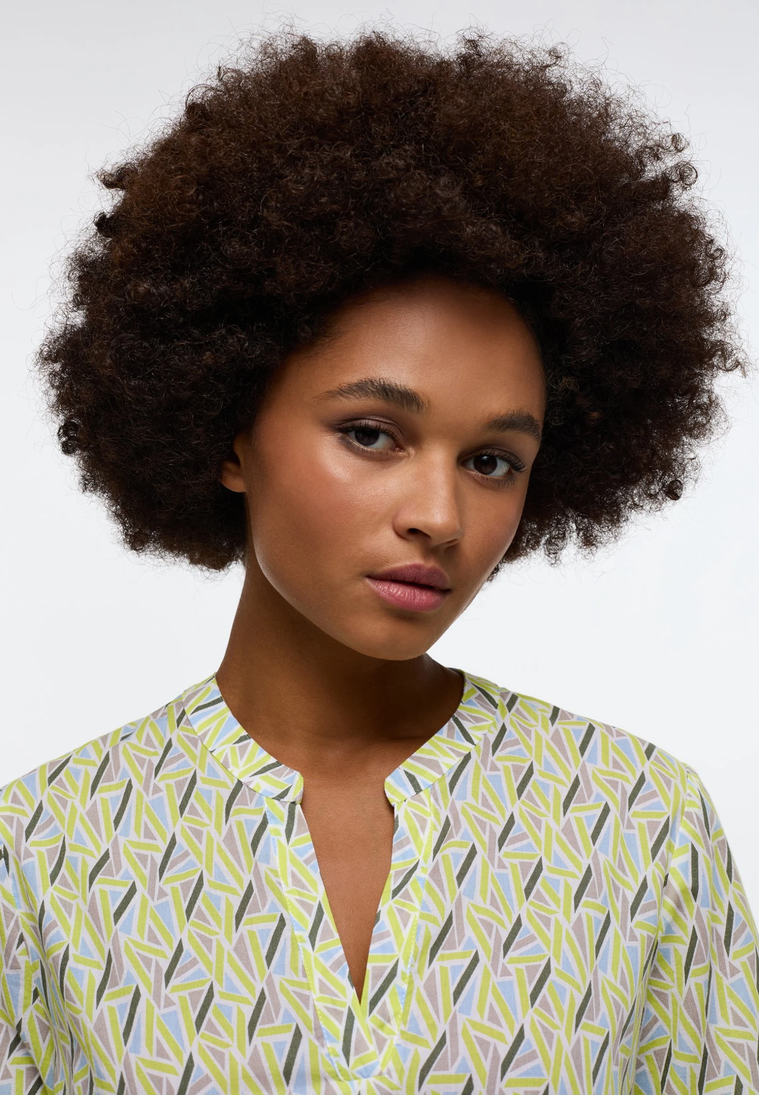 Eterna Kurzarm Loose Fit - Blouse - Khaki 5 Eterna Kurzarm Loose Fit - Blouse - Khaki - Afbeelding 3