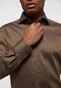 Eterna Dobbydesign Modern Fit - Zakelijk Overhemd - Taupe 10 Eterna Dobbydesign Modern Fit - Zakelijk Overhemd - Taupe -Eterna de1161bd185a4f72b4ae46aee4bb23b3